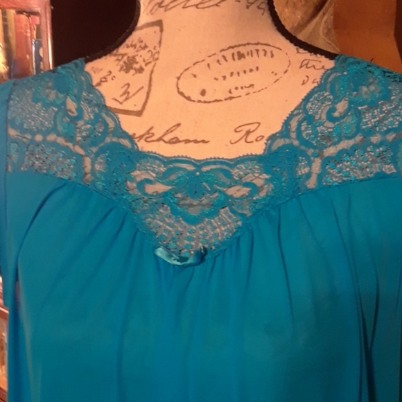 Vintage blue-green robe & gown set - Picture 5 of 8